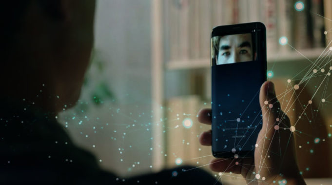 After face recognition, now iris scanner of Samsung S8 hacked iris-scanner