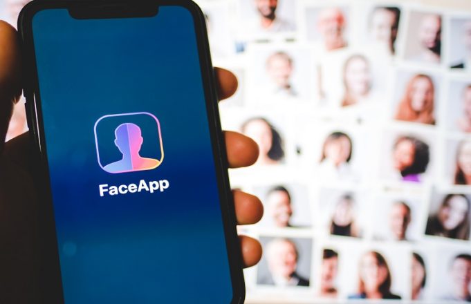 FaceApp unnecessarily accessing your Facebook Friends List? FaceApp