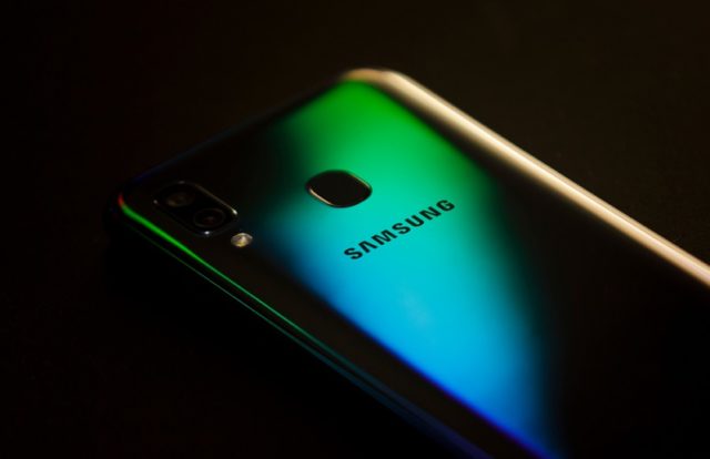 Galaxy S10 fingerprint reader vulnerability