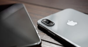 Facebook Bug Turns On iPhone Camera Inadvertently Facebook Bug iPhone Camera